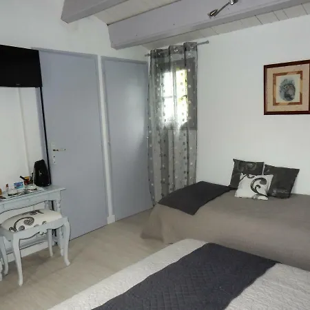 Le Bois Clere Bed and Breakfast 3*